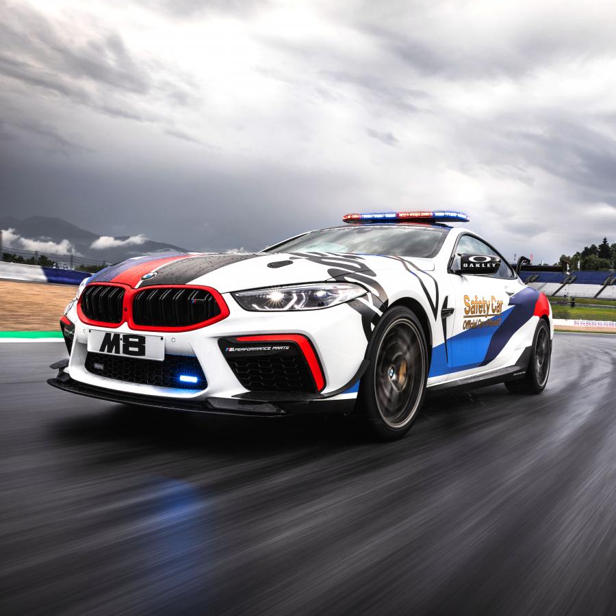  BMW M8 Competition Coupe MotoGP Safety Car (F92) 2019 года  (фото 13 из 38)